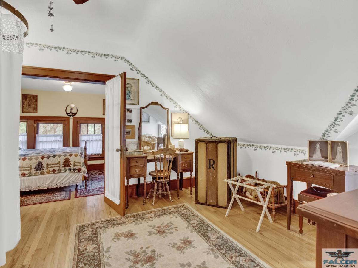 Robins Nest Bed & Breakfast Cody Exterior foto